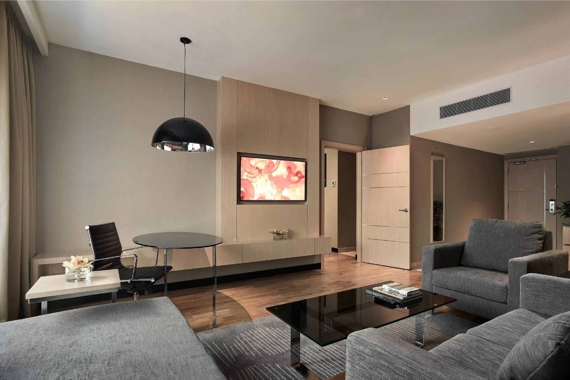 One-Bedroom Suite with Club Lounge Access,1674703231:JPEG